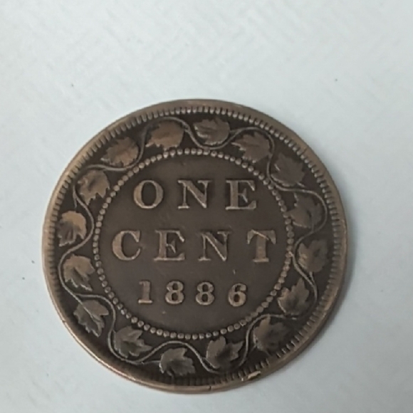 Other - Canadian One Cent Coin - Copper Tone